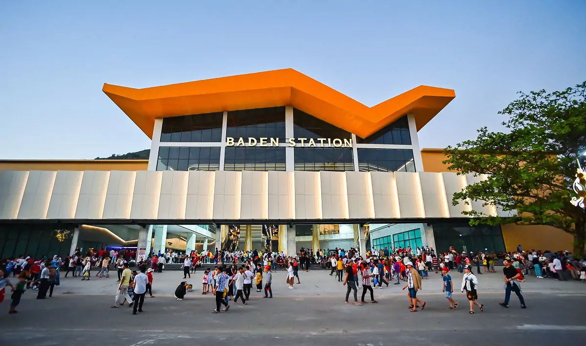 Thu&ecirc; xe đi N&uacute;i B&agrave; Đen