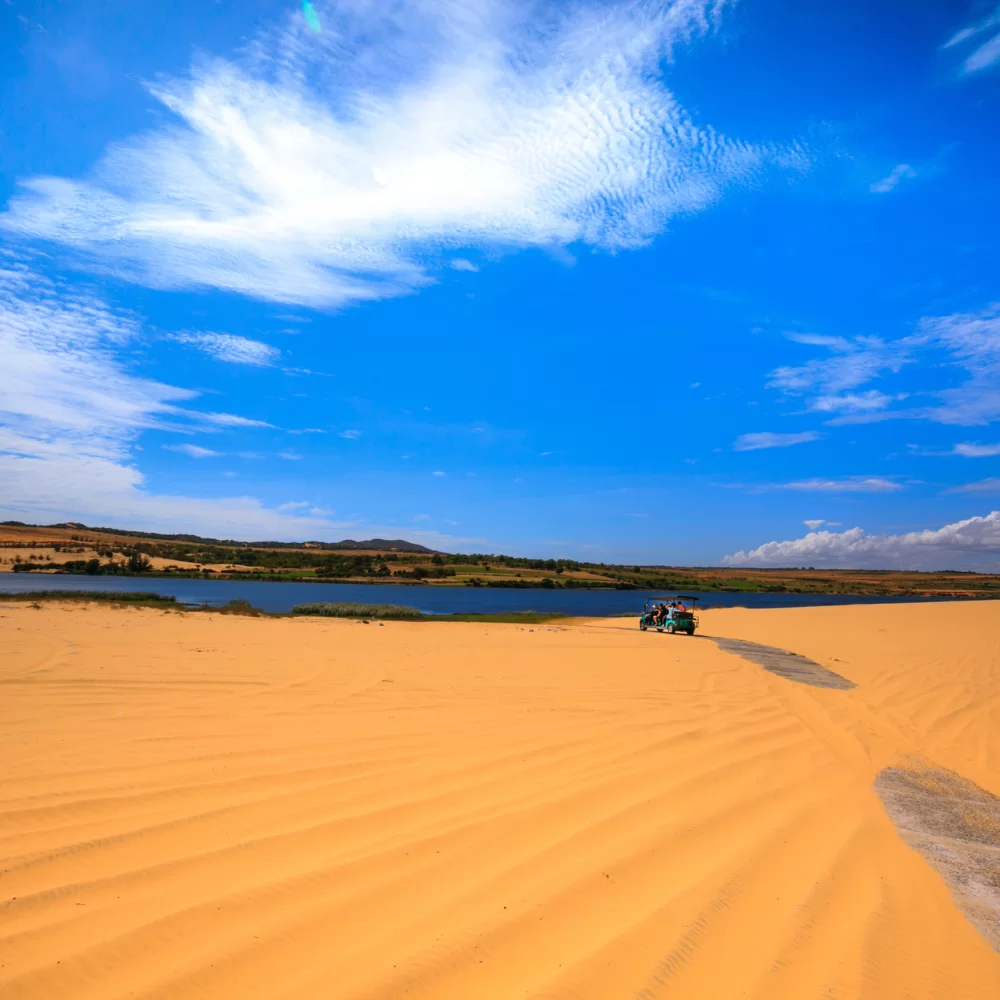  Thu&ecirc; xe đi Mũi N&eacute; 