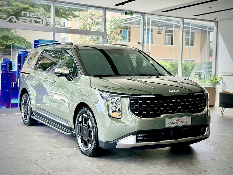 thu&ecirc; xe du lịch Kia Carnival