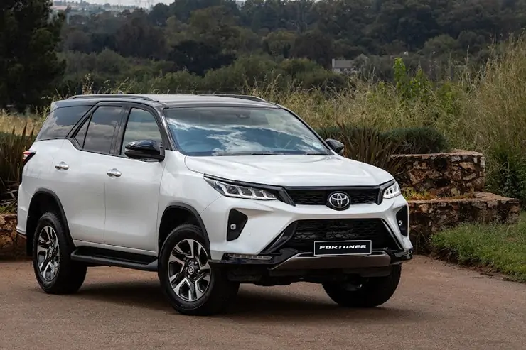thu&ecirc; xe Fortuner đi du lịch