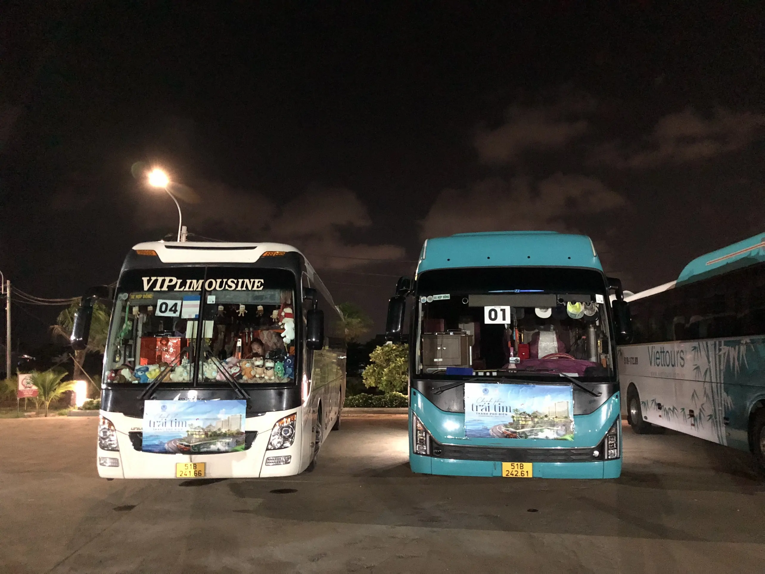 thuê xe đưa đón nhân viên